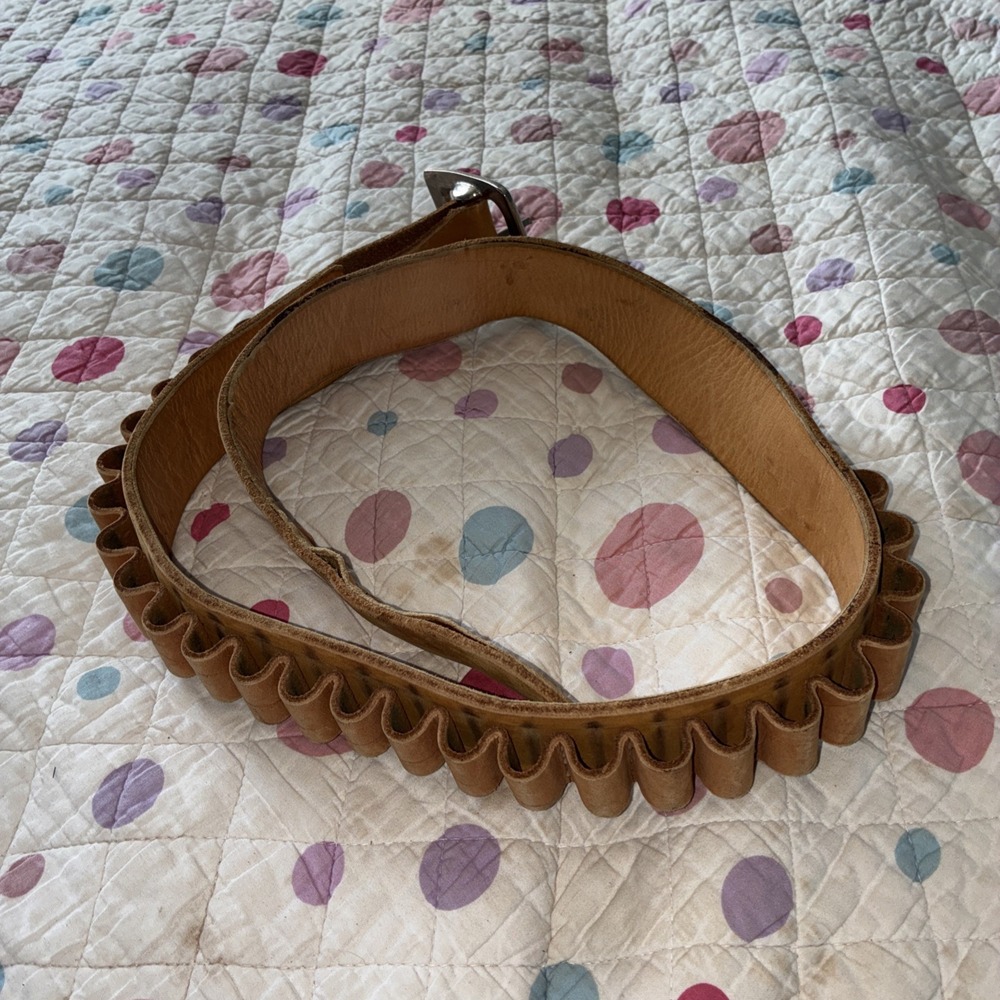 Vtg Leather Cartrage Belt 25 Slots For Shells 40 To 42 Inches 2 Inch Wide